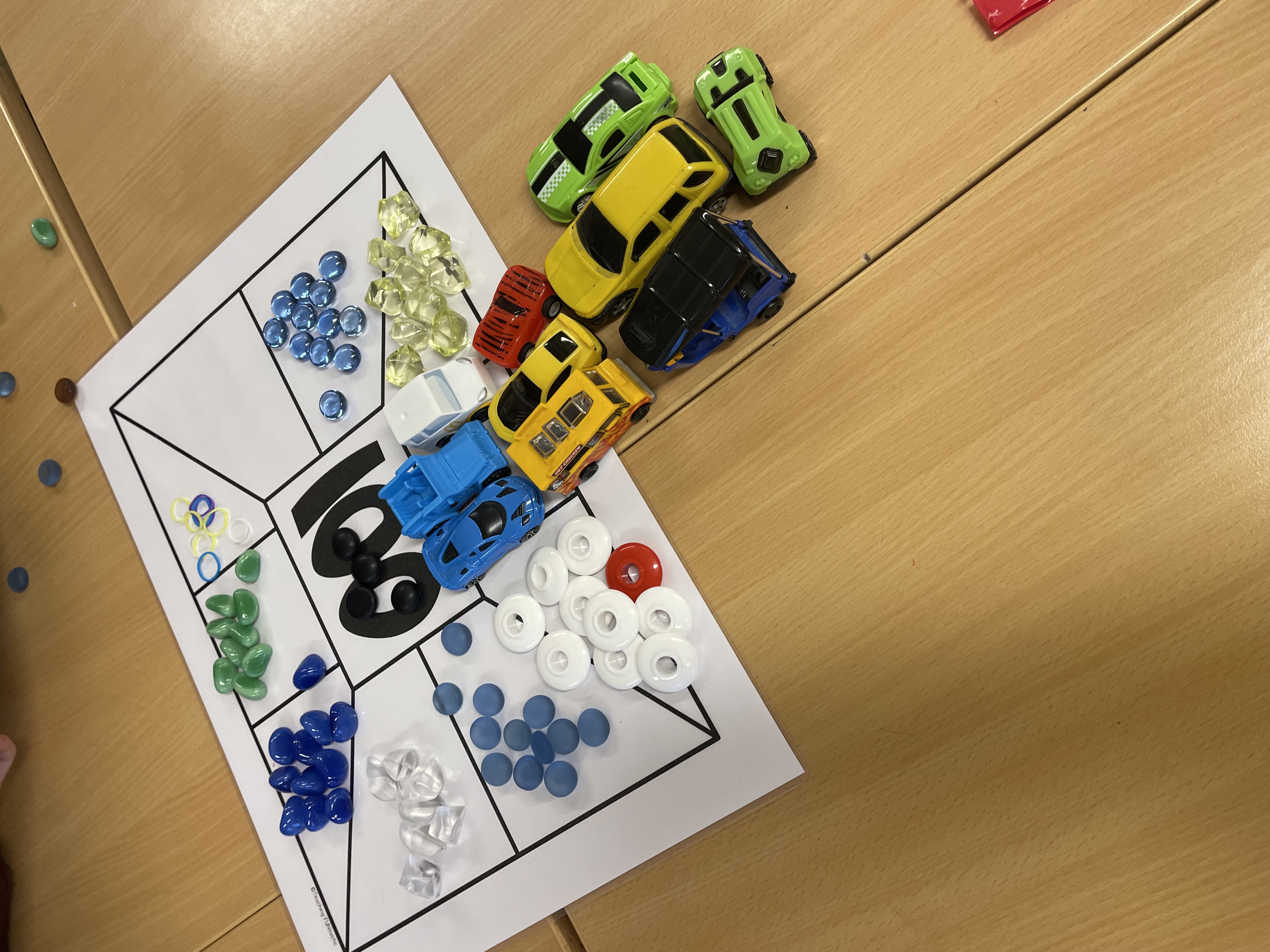 et brettspill på et bord