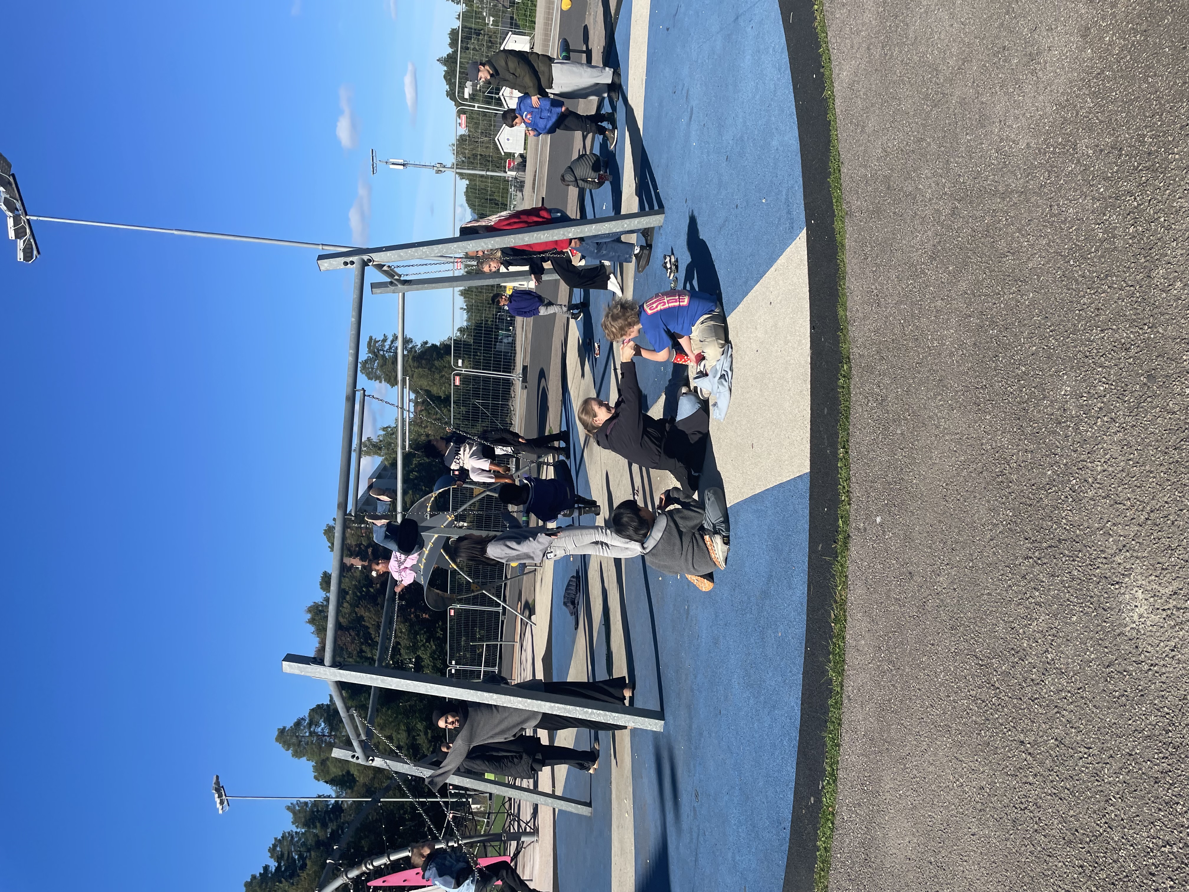 En gruppe mennesker på en båt